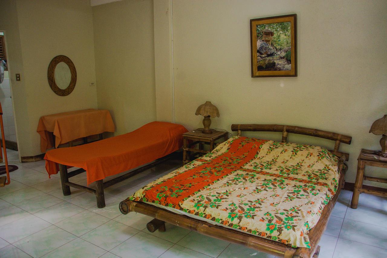 Forest Camp Resort Valencia  外观 照片